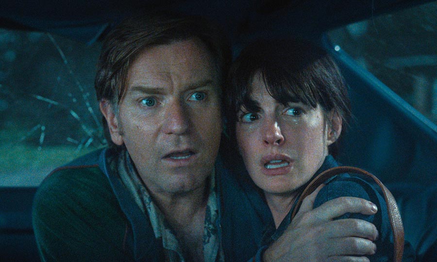 Anne Hathaway Ewan McGregor jurassic