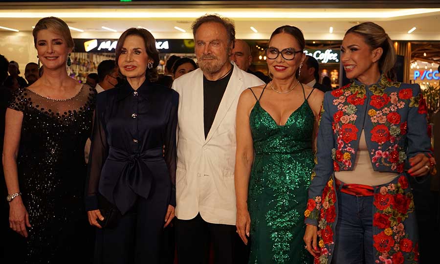 alfombra roja guayafest 2022 muti nero supercines