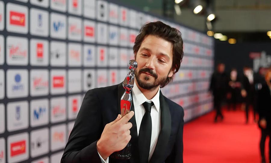 premios platino 2021 diego luna